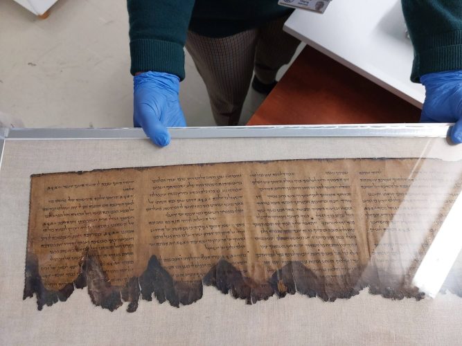 The Dead Sea Scrolls Unit of the IAA. We were shown DSS Q11, the “ Psalms Scroll ” , which corresponds with Psalms 133 . ( Photo by M . van den Berg )